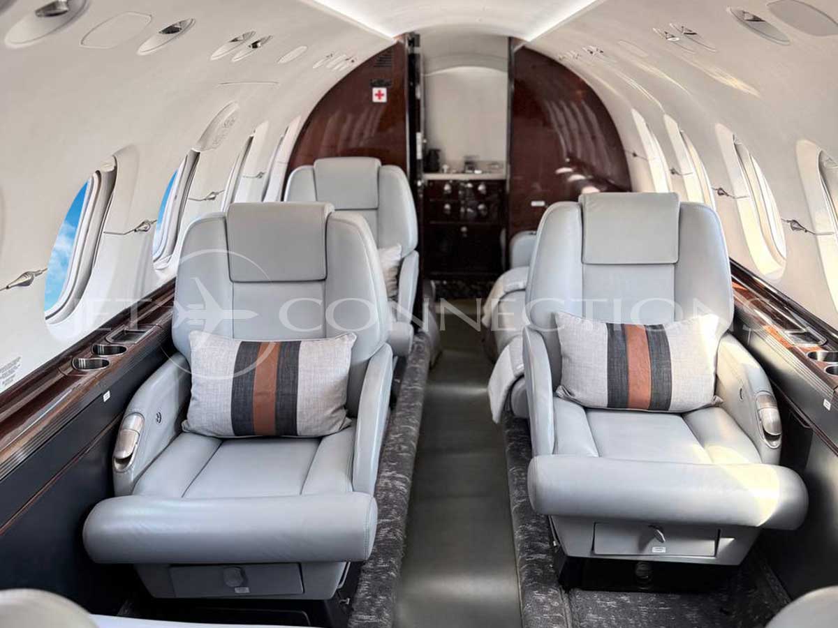 jet_connections_n18aa_hawker900xp_3_november2025